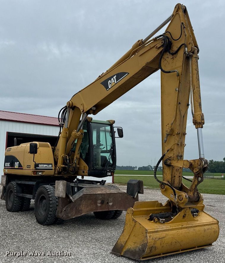 image for item DI9055 2005 Caterpillar M318C wheeled excavator