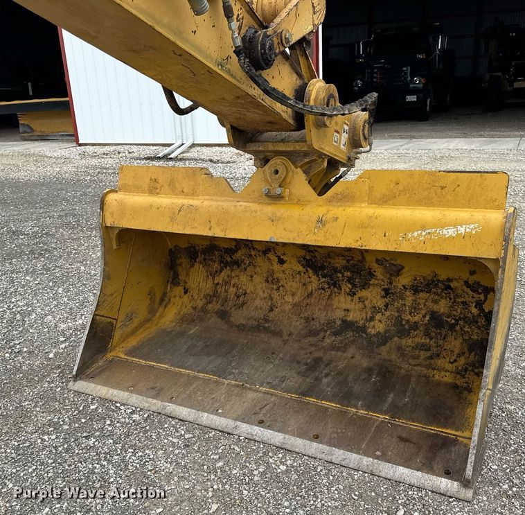 image for item DI9055 2005 Caterpillar M318C wheeled excavator