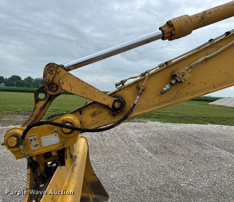 image for item DI9055 2005 Caterpillar M318C wheeled excavator