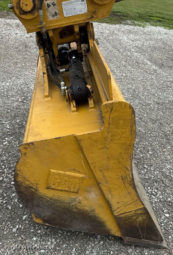 image for item DI9055 2005 Caterpillar M318C wheeled excavator