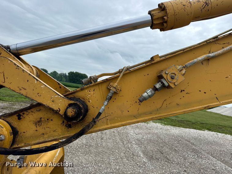 image for item DI9055 2005 Caterpillar M318C wheeled excavator