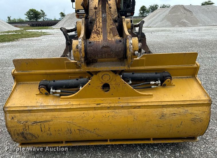 image for item DI9055 2005 Caterpillar M318C wheeled excavator