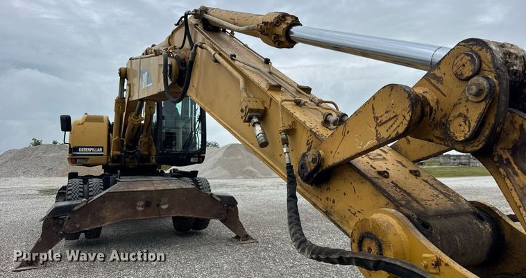 image for item DI9055 2005 Caterpillar M318C wheeled excavator