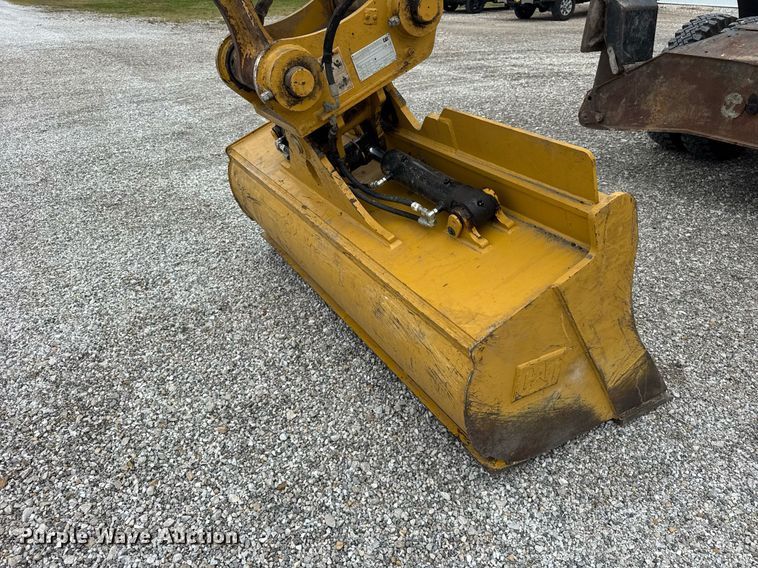 image for item DI9055 2005 Caterpillar M318C wheeled excavator
