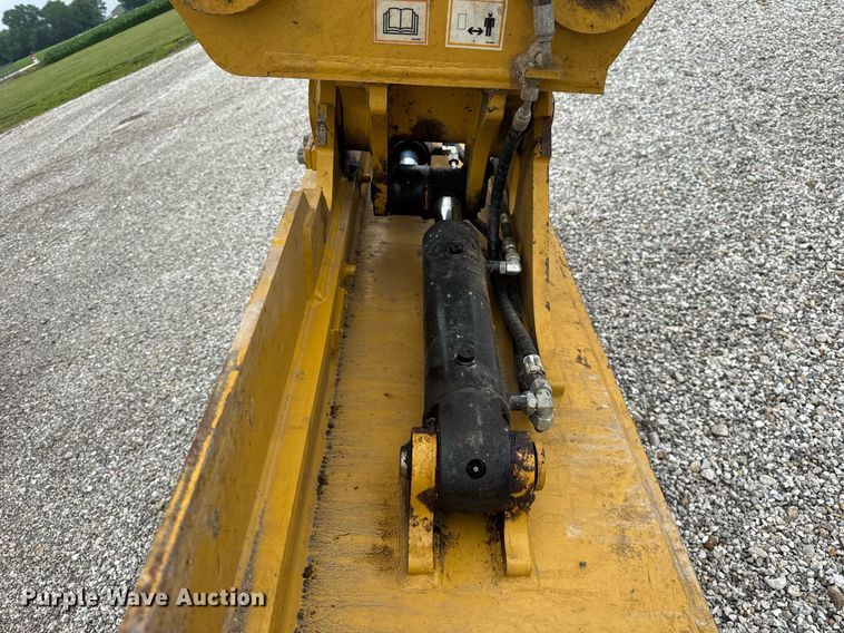 image for item DI9055 2005 Caterpillar M318C wheeled excavator