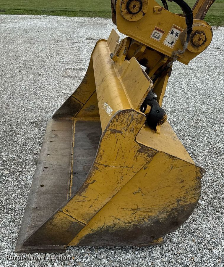 image for item DI9055 2005 Caterpillar M318C wheeled excavator