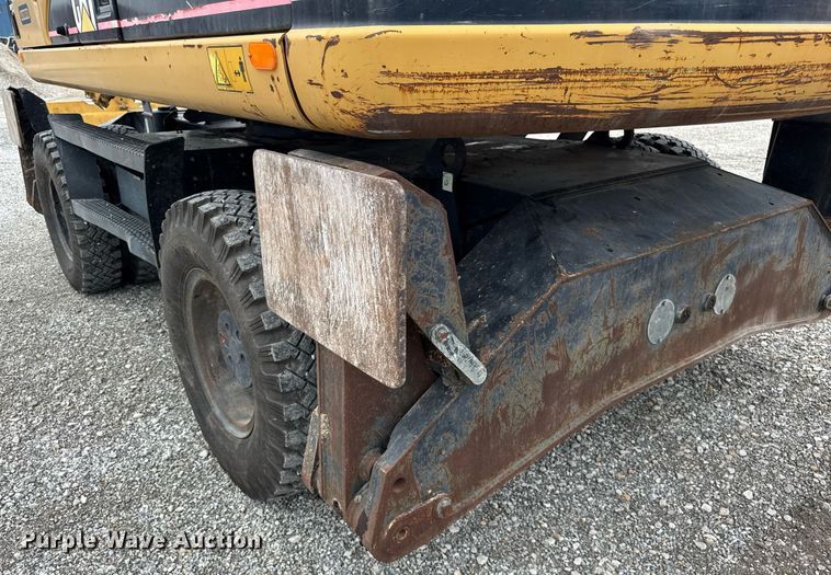 image for item DI9055 2005 Caterpillar M318C wheeled excavator