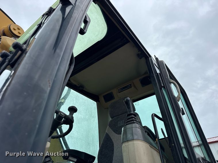 image for item DI9055 2005 Caterpillar M318C wheeled excavator