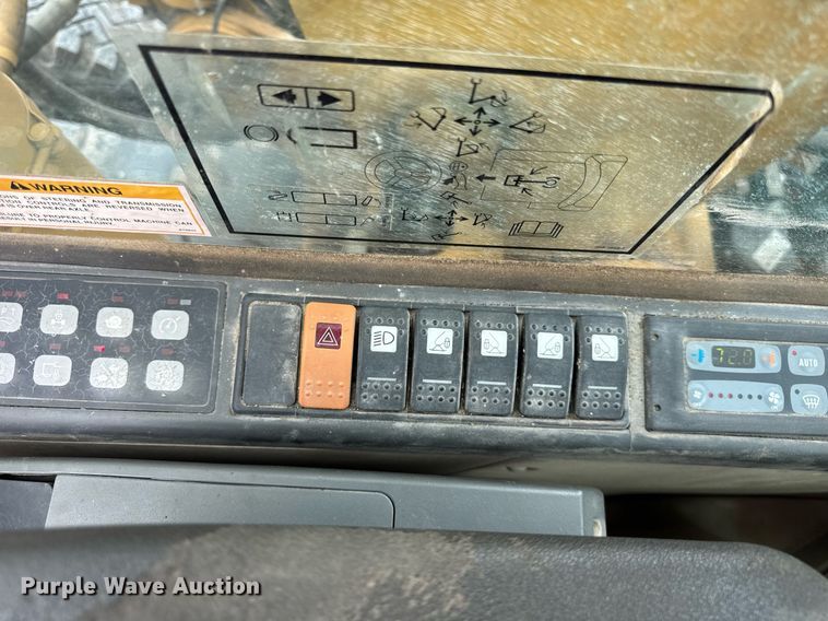 image for item DI9055 2005 Caterpillar M318C wheeled excavator