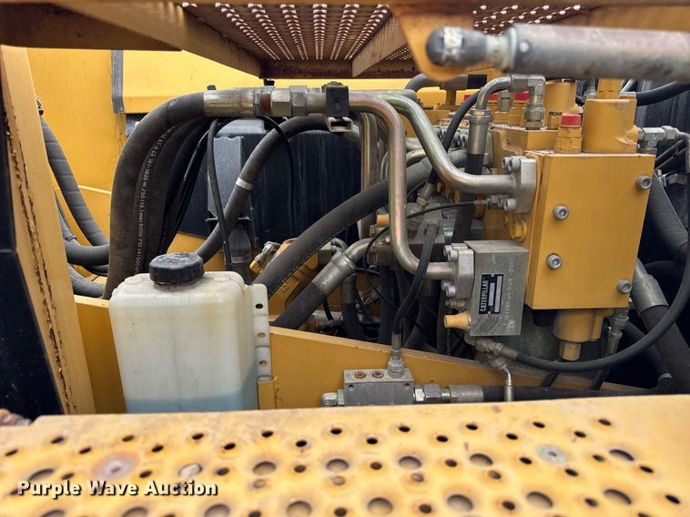 image for item DI9055 2005 Caterpillar M318C wheeled excavator