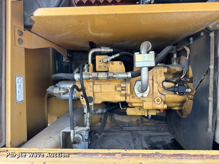 image for item DI9055 2005 Caterpillar M318C wheeled excavator