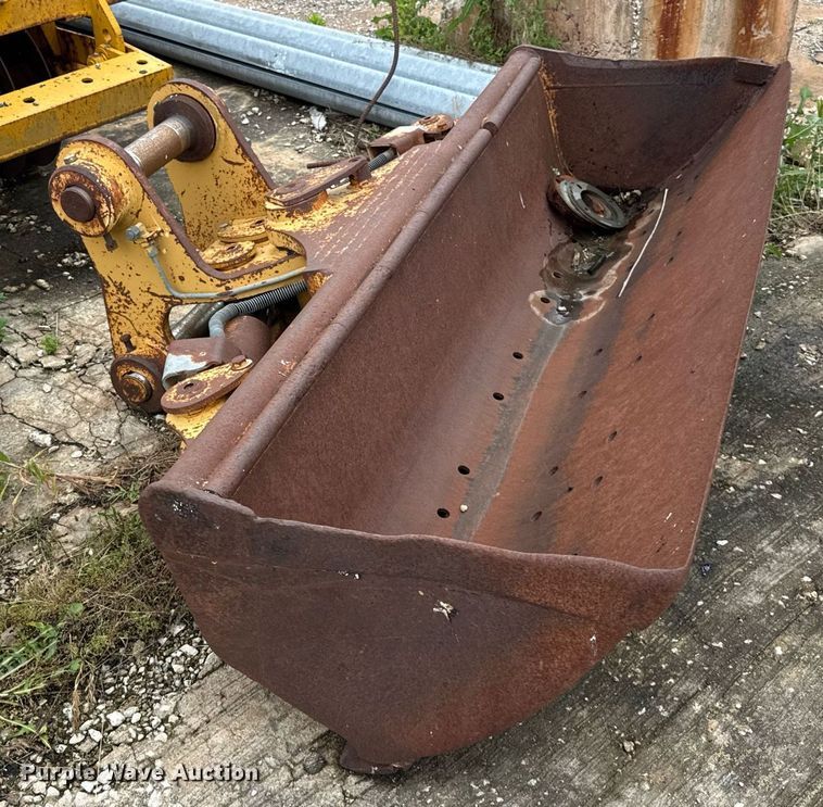 image for item DI9055 2005 Caterpillar M318C wheeled excavator