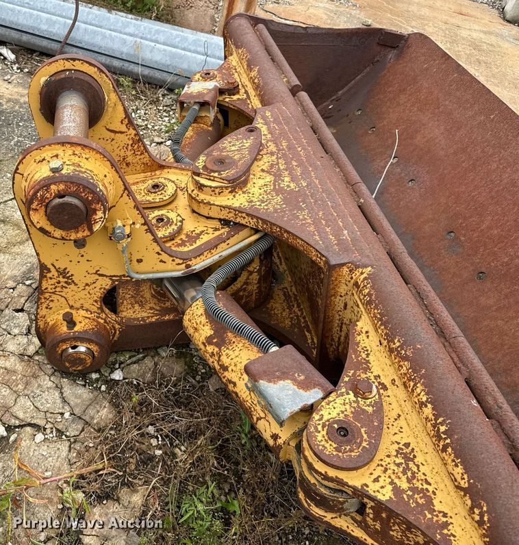 image for item DI9055 2005 Caterpillar M318C wheeled excavator