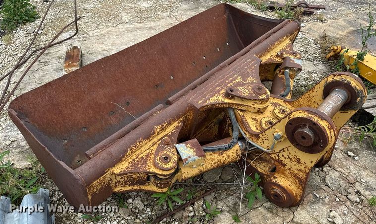 image for item DI9055 2005 Caterpillar M318C wheeled excavator