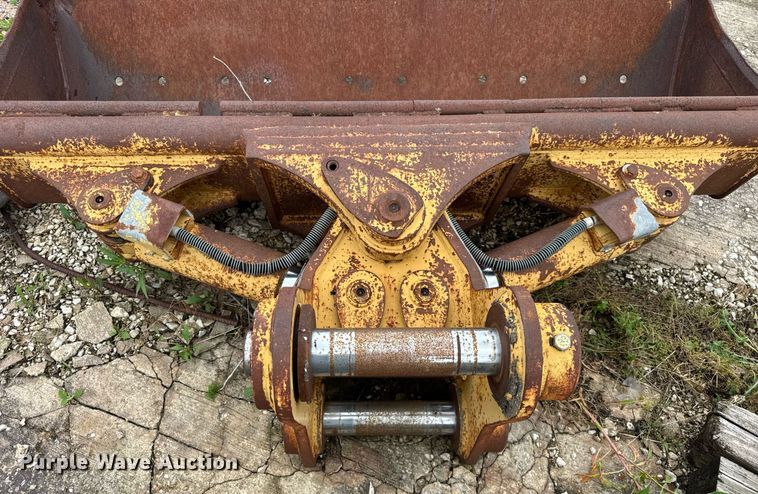 image for item DI9055 2005 Caterpillar M318C wheeled excavator