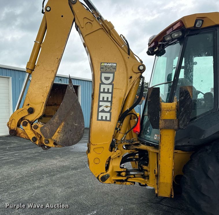 image for item DI9057 2003 John Deere 410G backhoe