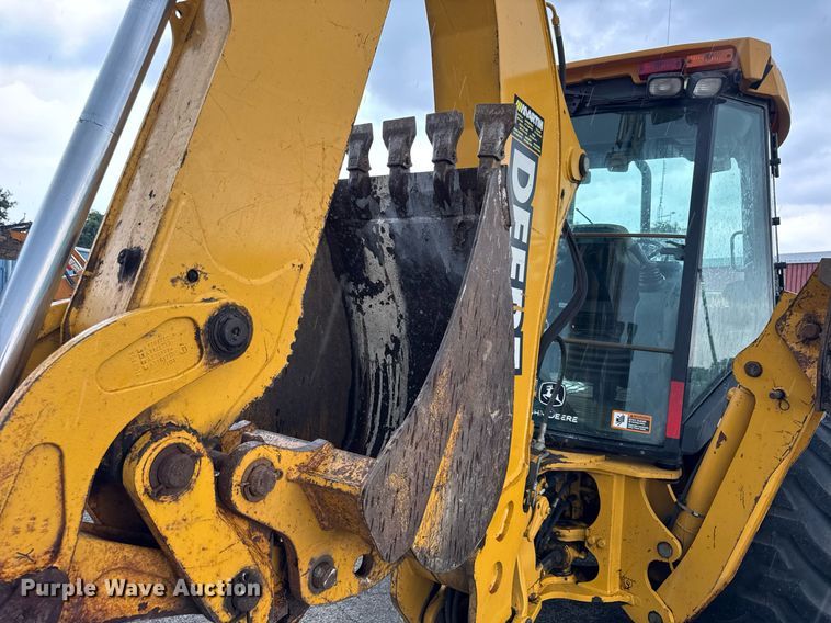 image for item DI9057 2003 John Deere 410G backhoe