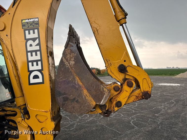 image for item DI9057 2003 John Deere 410G backhoe