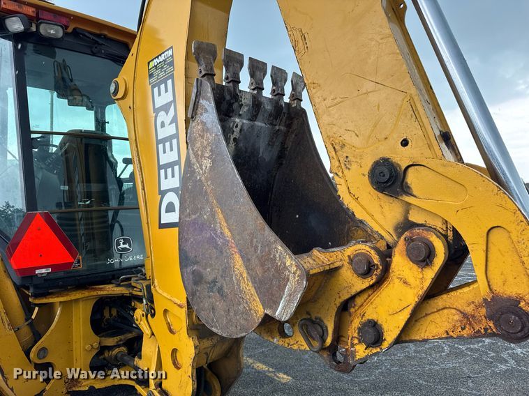 image for item DI9057 2003 John Deere 410G backhoe