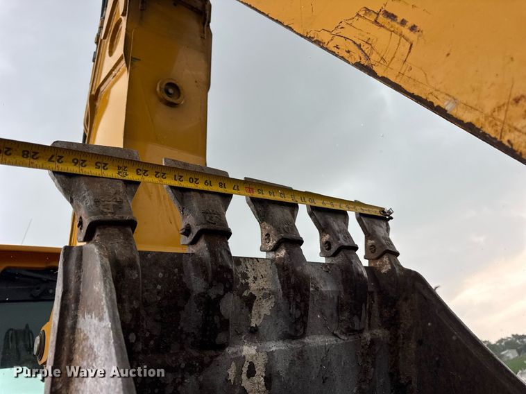 image for item DI9057 2003 John Deere 410G backhoe