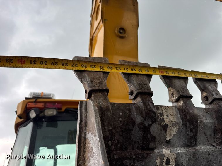 image for item DI9057 2003 John Deere 410G backhoe