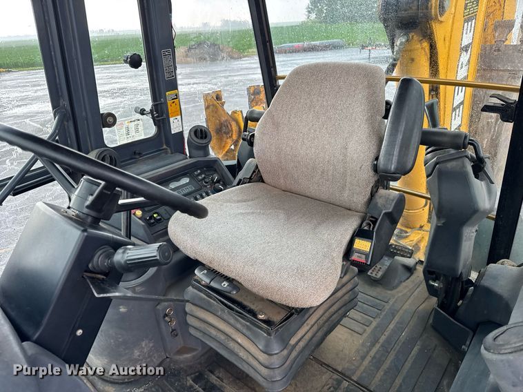 image for item DI9057 2003 John Deere 410G backhoe