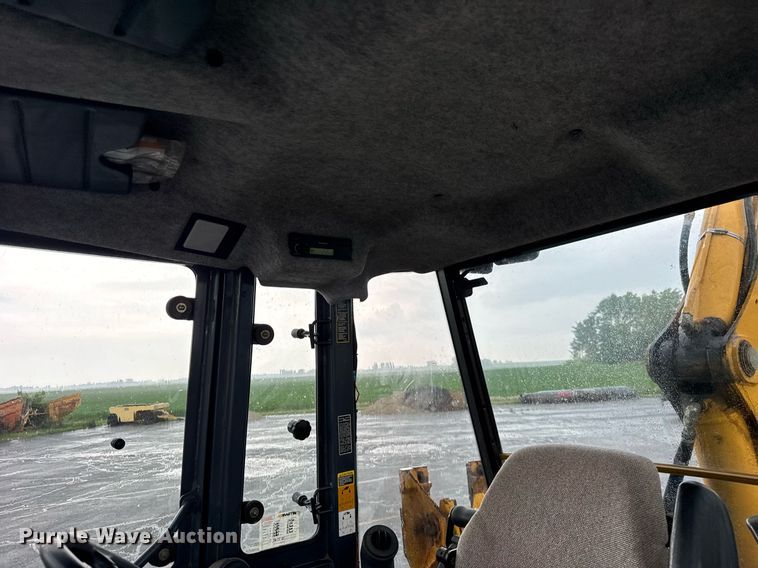 image for item DI9057 2003 John Deere 410G backhoe