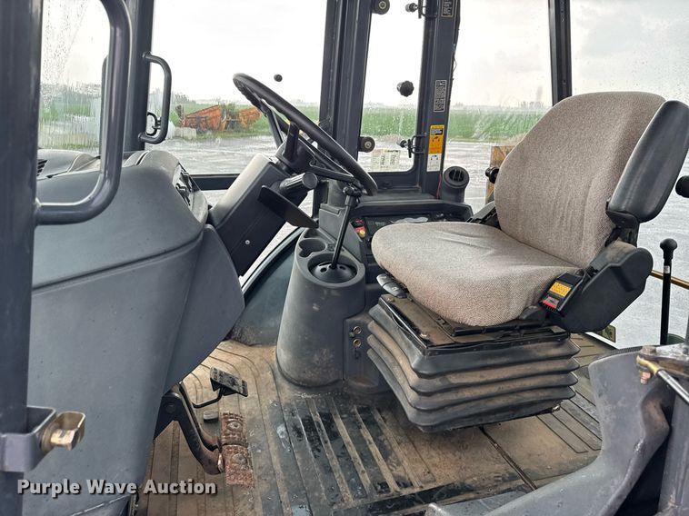 image for item DI9057 2003 John Deere 410G backhoe