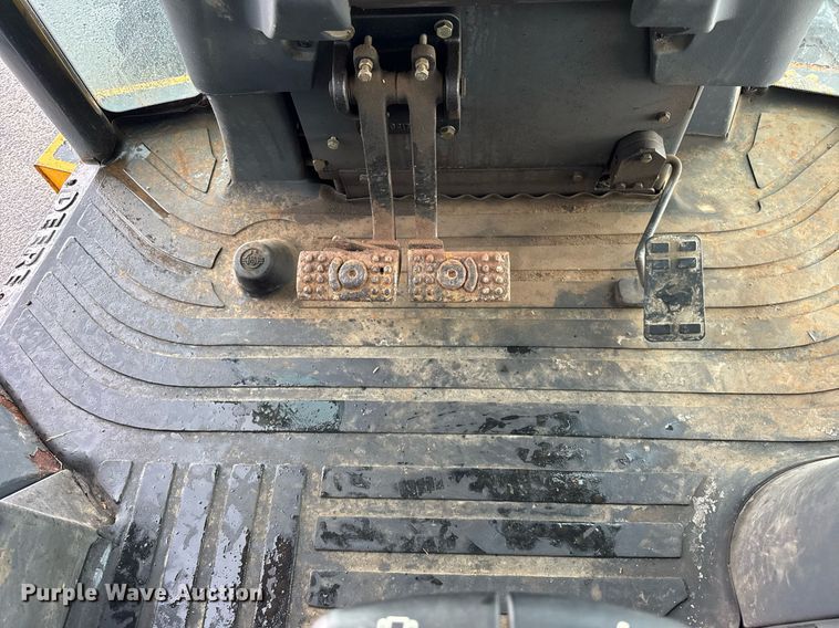 image for item DI9057 2003 John Deere 410G backhoe