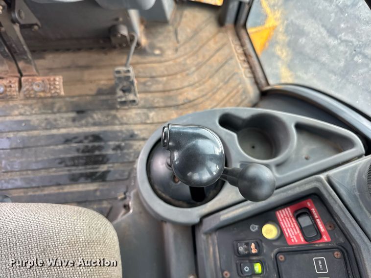 image for item DI9057 2003 John Deere 410G backhoe