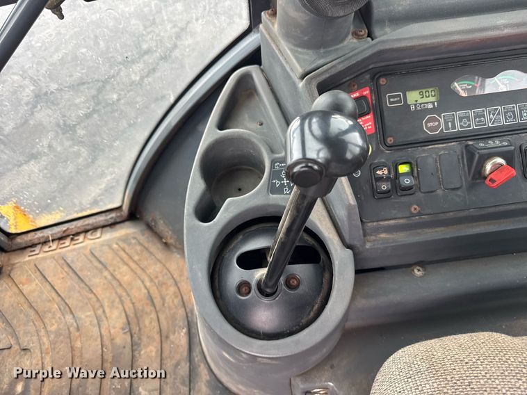 image for item DI9057 2003 John Deere 410G backhoe