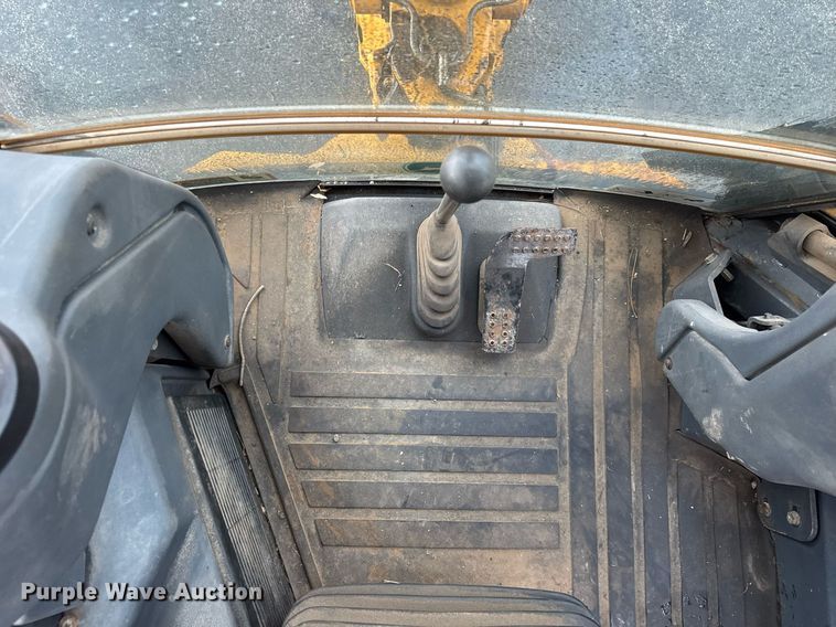 image for item DI9057 2003 John Deere 410G backhoe