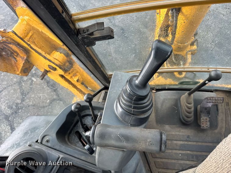 image for item DI9057 2003 John Deere 410G backhoe