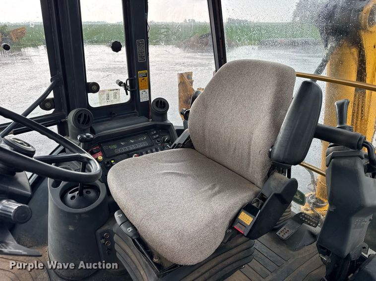 image for item DI9057 2003 John Deere 410G backhoe