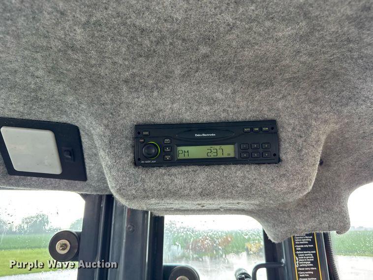 image for item DI9057 2003 John Deere 410G backhoe