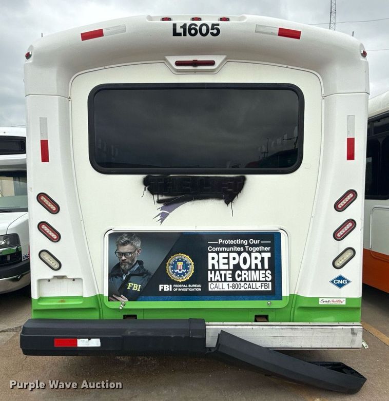 image for item DM5731 2016 Chevrolet Express G4500 shuttle bus