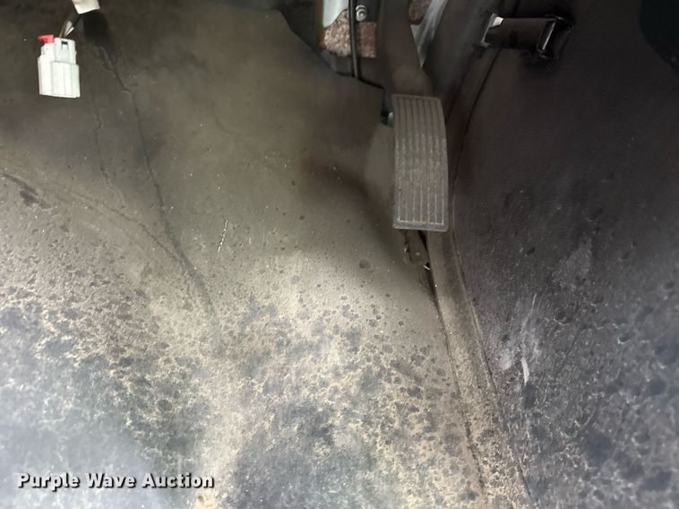 image for item DM5731 2016 Chevrolet Express G4500 shuttle bus