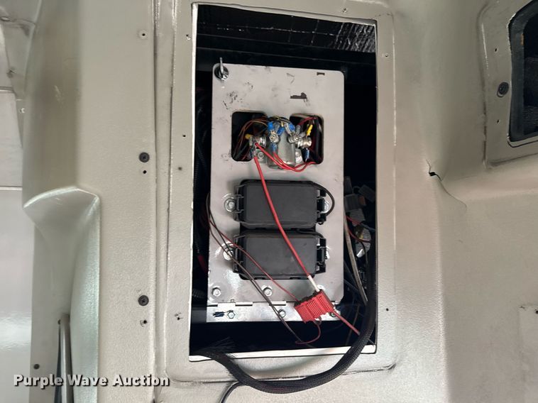 image for item DM5731 2016 Chevrolet Express G4500 shuttle bus