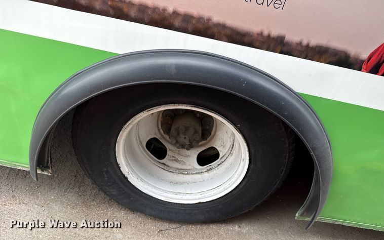 image for item DM5731 2016 Chevrolet Express G4500 shuttle bus