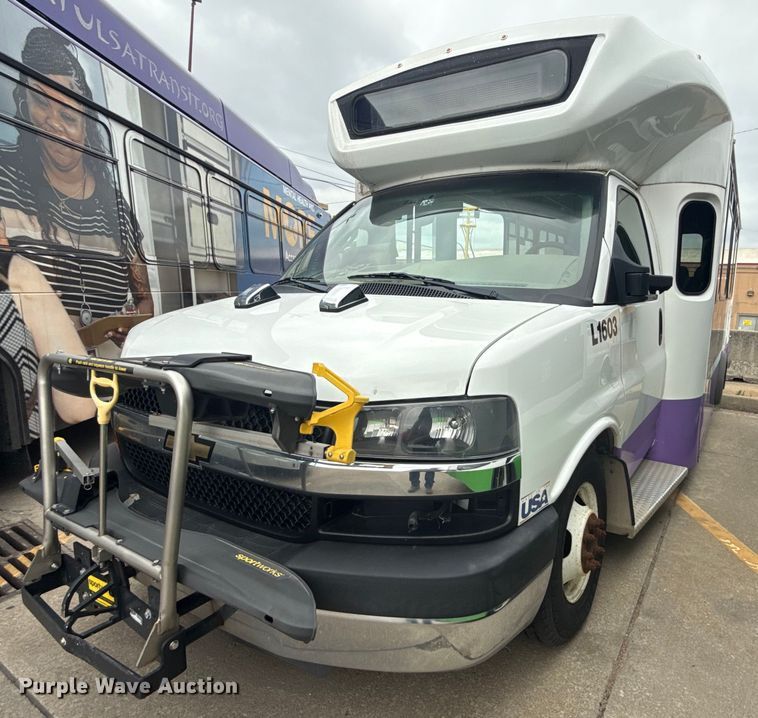 image for item DM5732 2016 Chevrolet Express G4500 shuttle bus