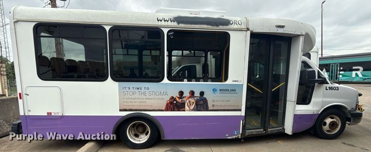 image for item DM5732 2016 Chevrolet Express G4500 shuttle bus