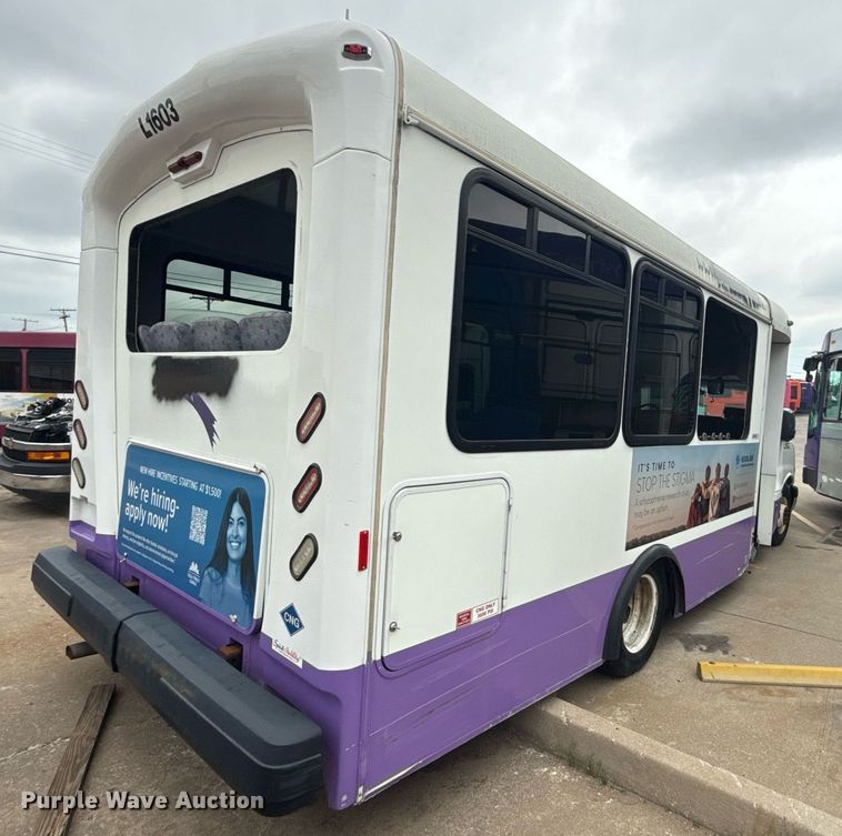 image for item DM5732 2016 Chevrolet Express G4500 shuttle bus