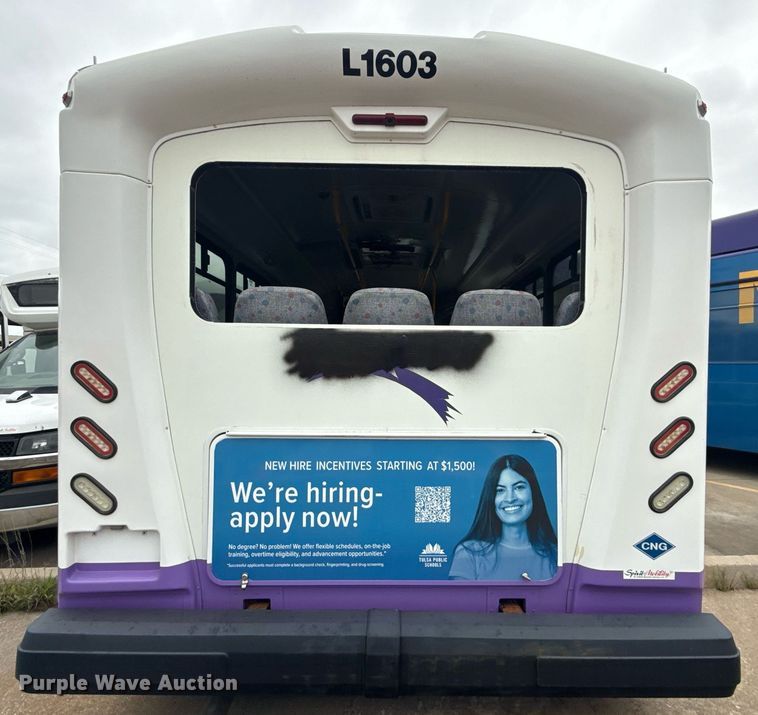 image for item DM5732 2016 Chevrolet Express G4500 shuttle bus