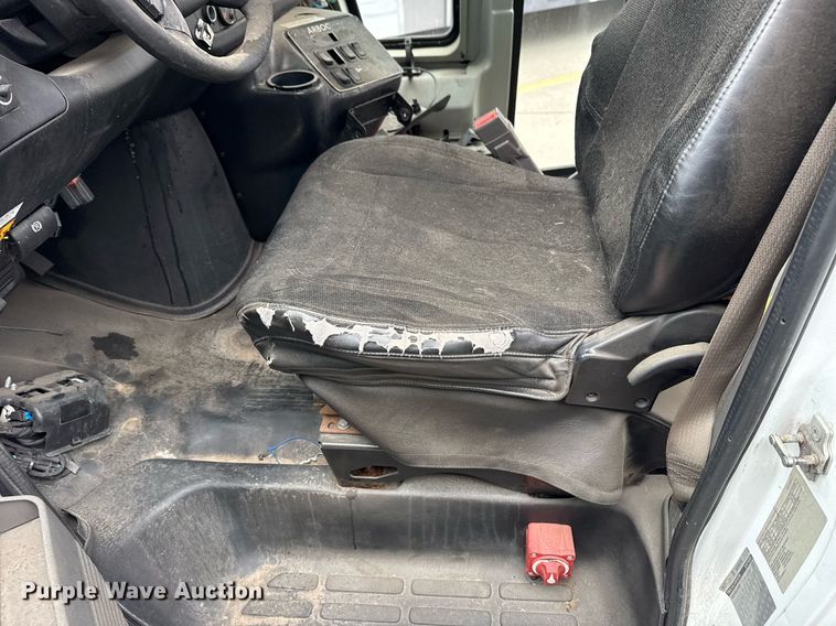 image for item DM5732 2016 Chevrolet Express G4500 shuttle bus