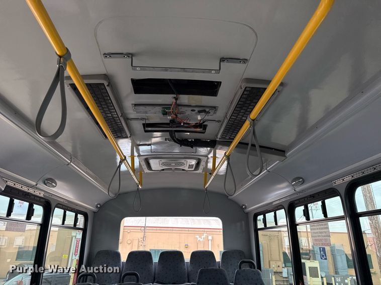 image for item DM5732 2016 Chevrolet Express G4500 shuttle bus