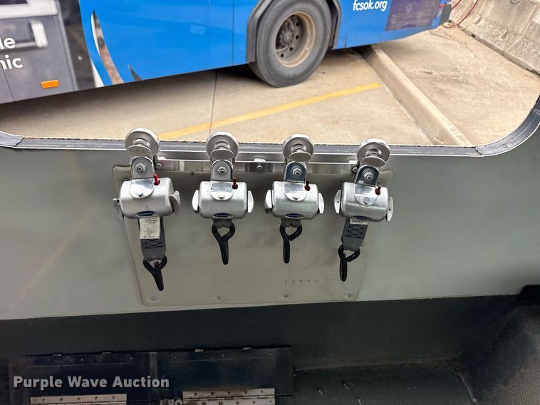 image for item DM5732 2016 Chevrolet Express G4500 shuttle bus