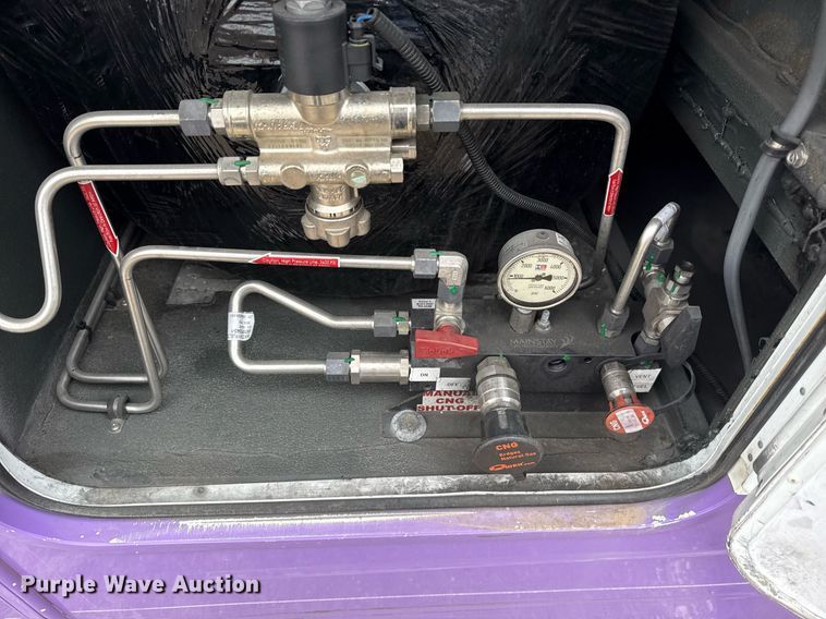 image for item DM5732 2016 Chevrolet Express G4500 shuttle bus