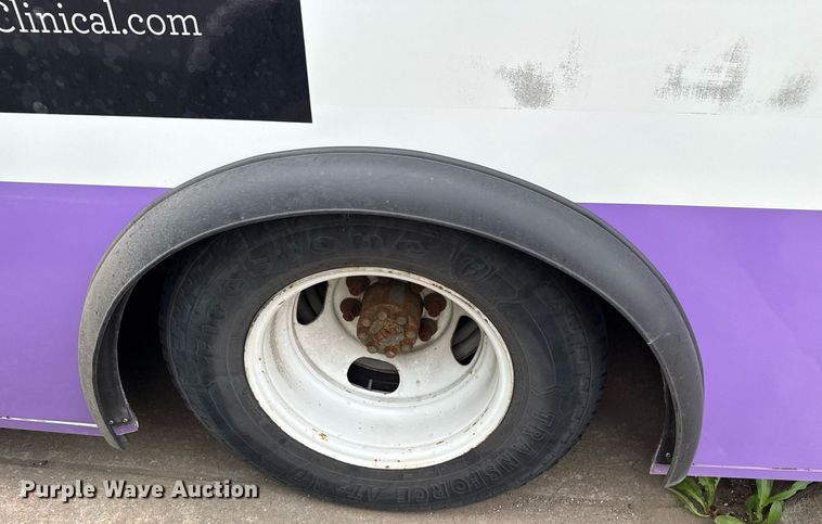 image for item DM5732 2016 Chevrolet Express G4500 shuttle bus