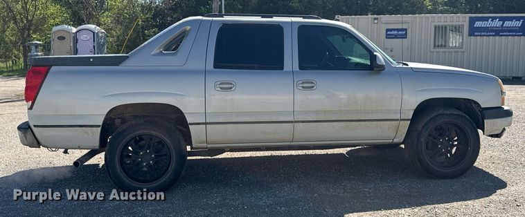 image for item DO0929 2005 Chevrolet Avalanche 1500 Crew Cab pickup truck