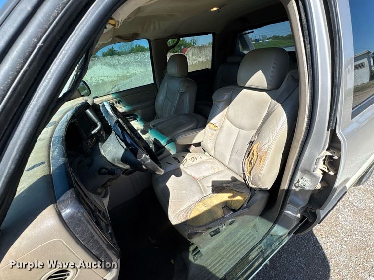 image for item DO0929 2005 Chevrolet Avalanche 1500 Crew Cab pickup truck